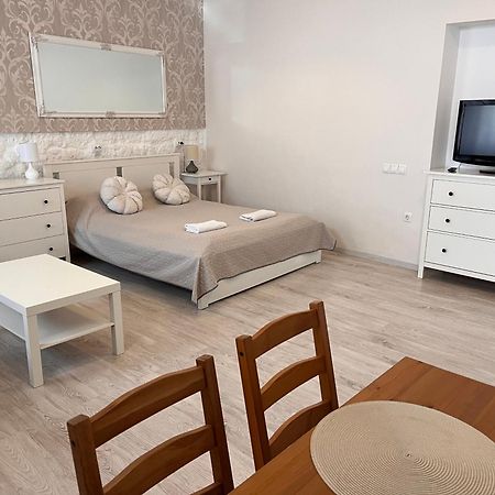 Pacsirta Apartmanhaz Eger Exteriör bild