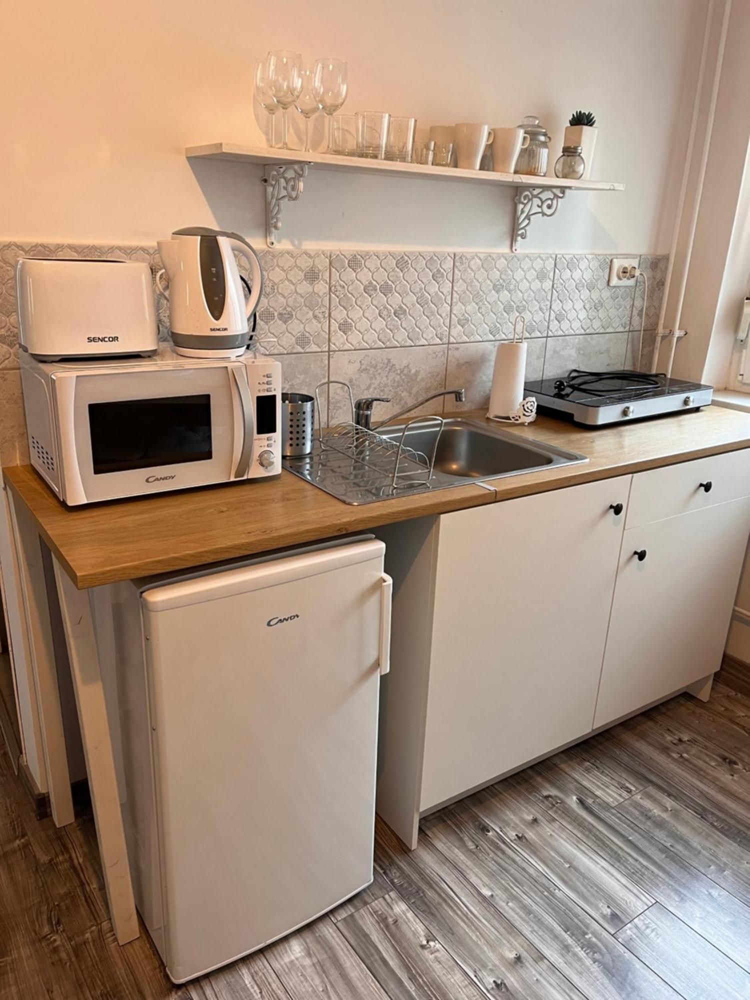 Pacsirta Apartmanhaz Eger Exteriör bild