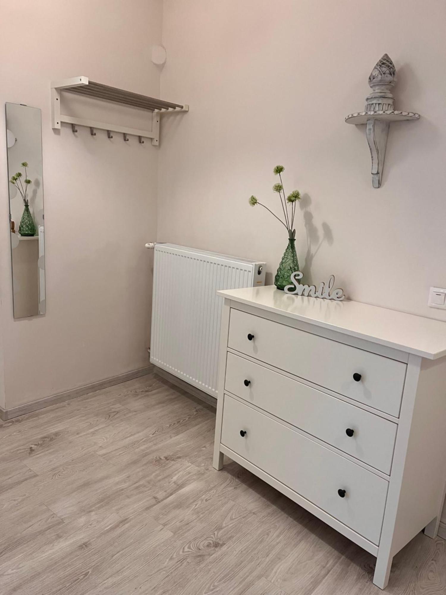 Pacsirta Apartmanhaz Eger Exteriör bild