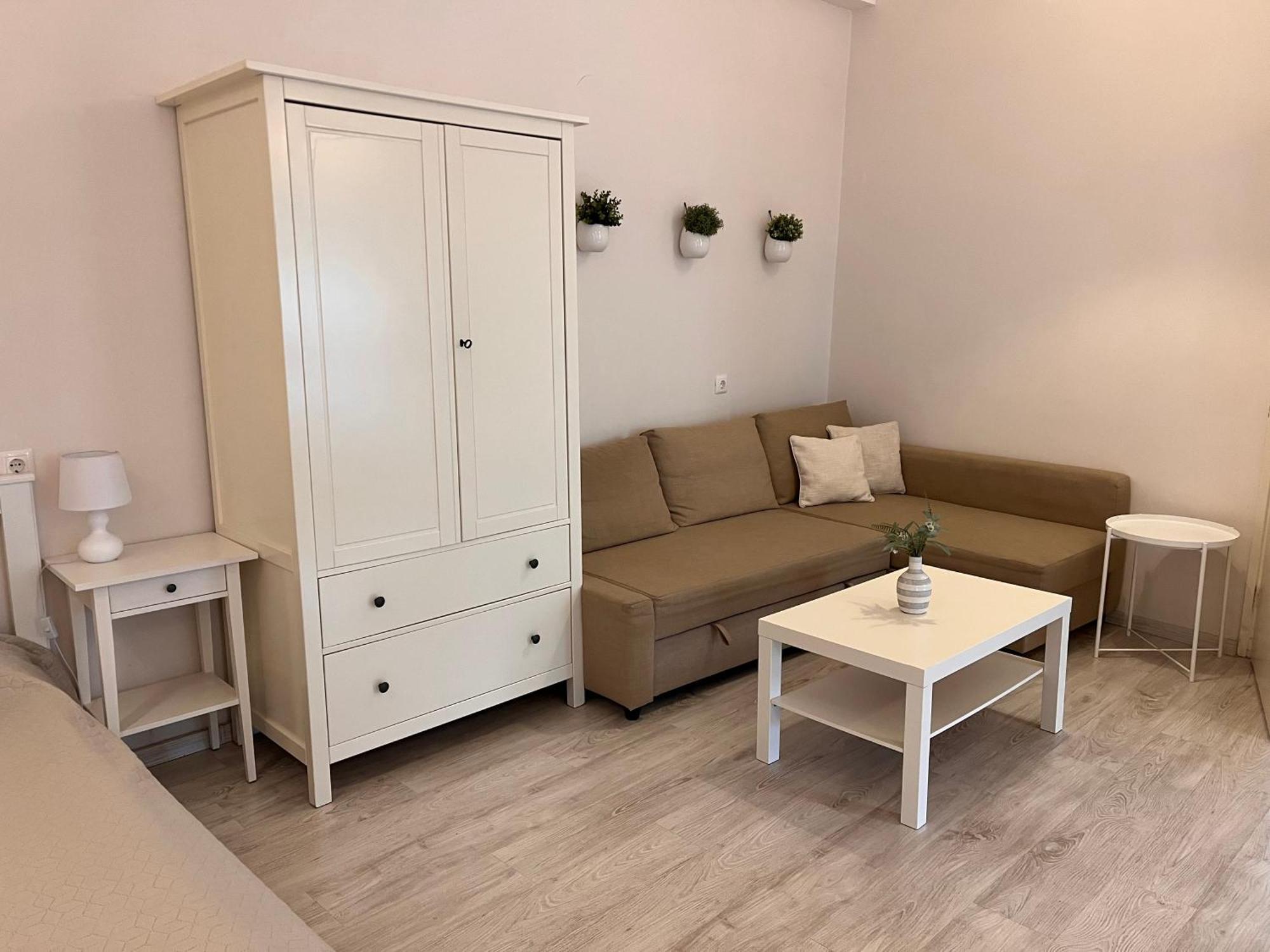 Pacsirta Apartmanhaz Eger Exteriör bild