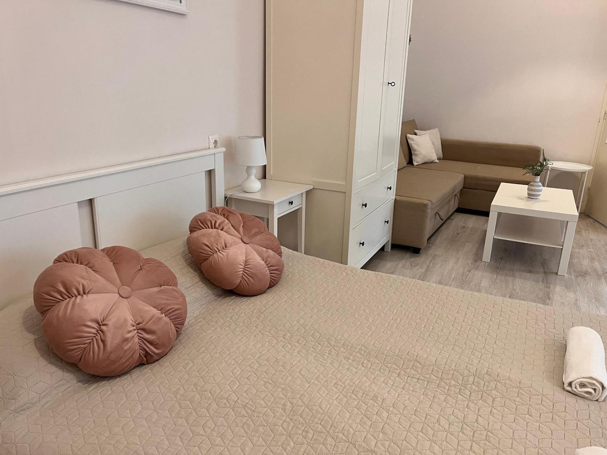 Pacsirta Apartmanhaz Eger Exteriör bild